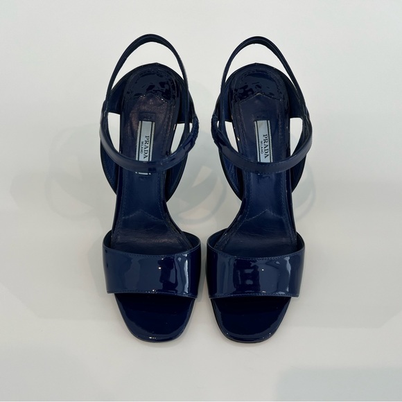 PRADA BLUE PATENT LEATHER SANDALS SIZE IT 37.5 / US 7.5 - Picture 8 of 17